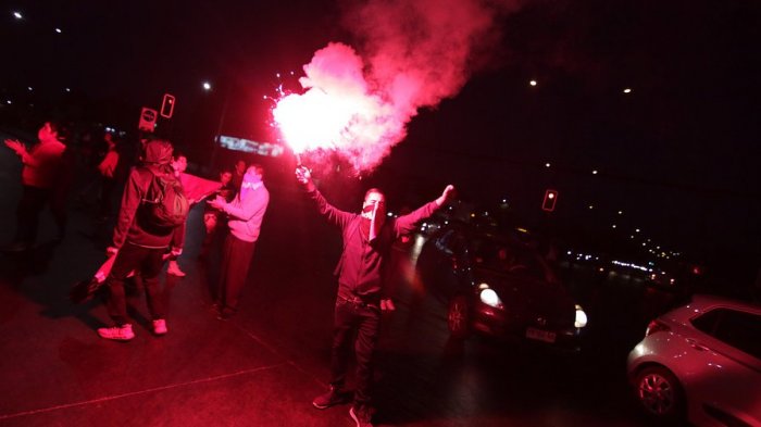 Manifestantes realizan protestas con barricadas en Autopista del Sol