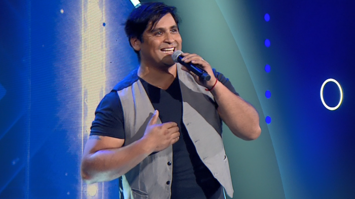 Chayanne el constructor dejó la escoba en el estudio de Yo Soy con esta presentación