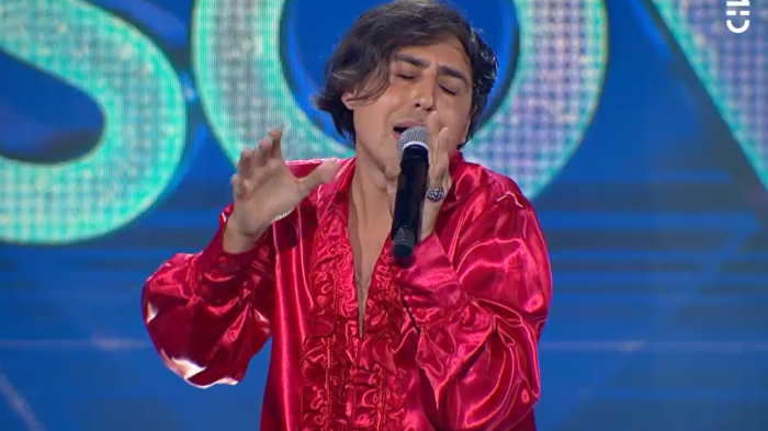 Es igual al original: Imitador de Sandro sorprendió con su presentación