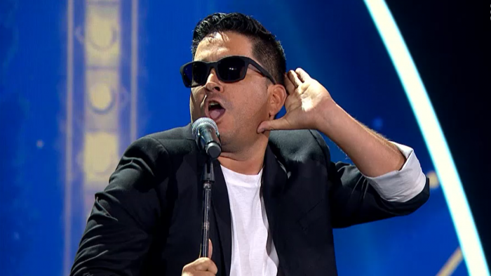 ¿Sabía inglés?: Imitador de Robbie Williams quedó fuera de la competencia