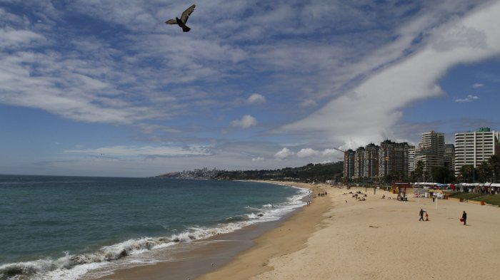Expertos llaman a tomar conciencia: ¿Podrían desaparecer las playas chilenas?
