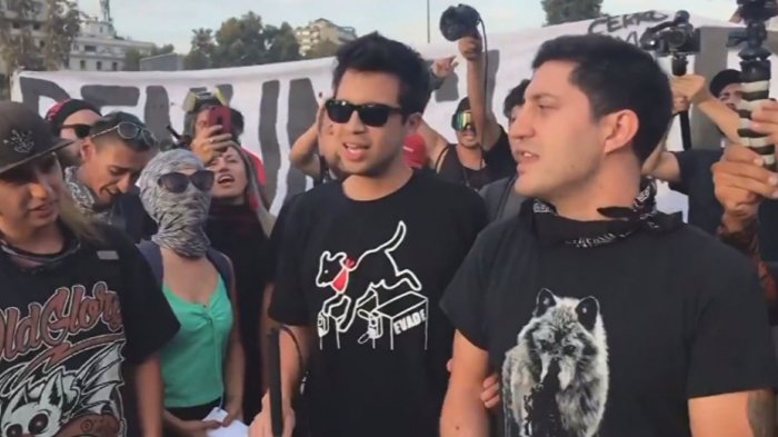 Gustavo Gatica reapareció en plaza Baquedano tras 4 meses del incidente con Carabineros