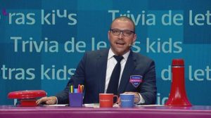 ¡El hombre de las mil voces! Julián quiso impresionar a los niños con sus imitaciones