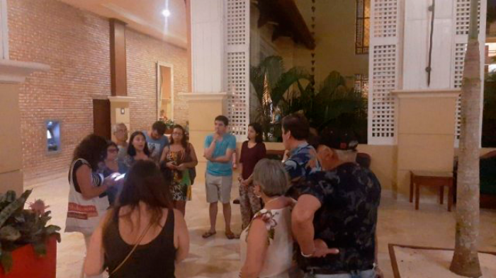 Mañana cierran 2 hoteles: Más de 200 chilenos aislados en República Dominicana