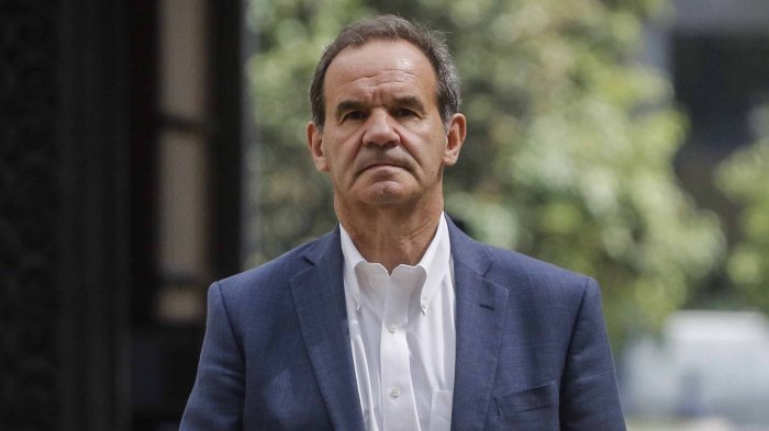 Andrés Allamand insistió en la importancia de declarar cuarentena total en Chile