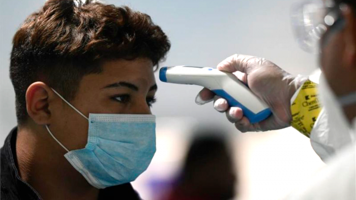 ¿Por qué el COVID-19 se manifiesta afebril en jóvenes?