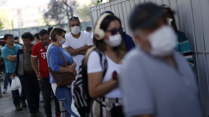 Largas filas en Registro Civil por obtención de clave única para permisos en cuarentena total