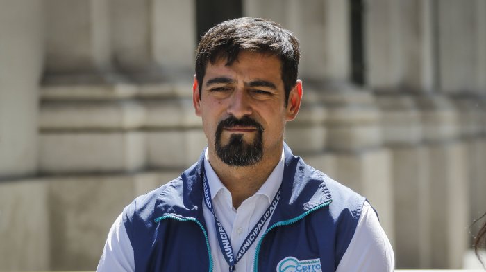 Mauro Tamayo aseguró que le quitaron vacunas destinadas a niños para entregarlas a Carabineros y Fuerzas Armadas