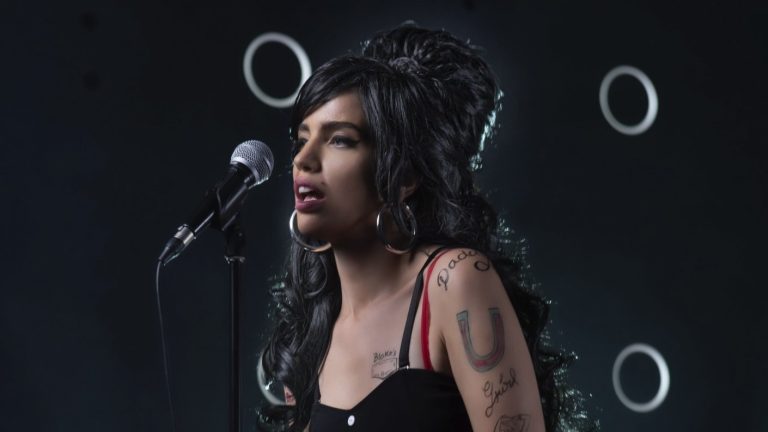 ¡Increíble! Millaray Viera dejó la escoba con caracterización de Amy Winehouse