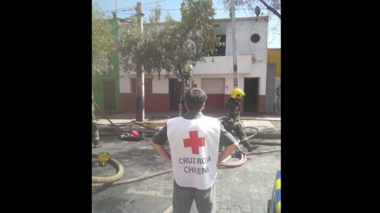 Sede de Cruz Roja en calle Portugal resultó incendiada: Denuncian que habría sido acción de terceros