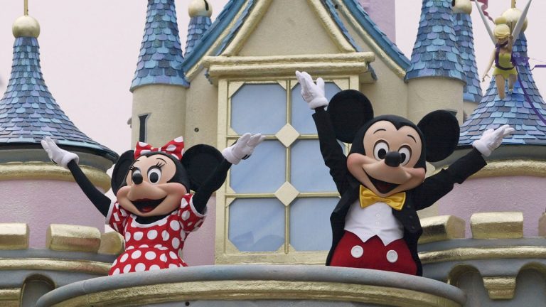 Parques de Disney cierran sus puertas para evitar contagio de coronavirus
