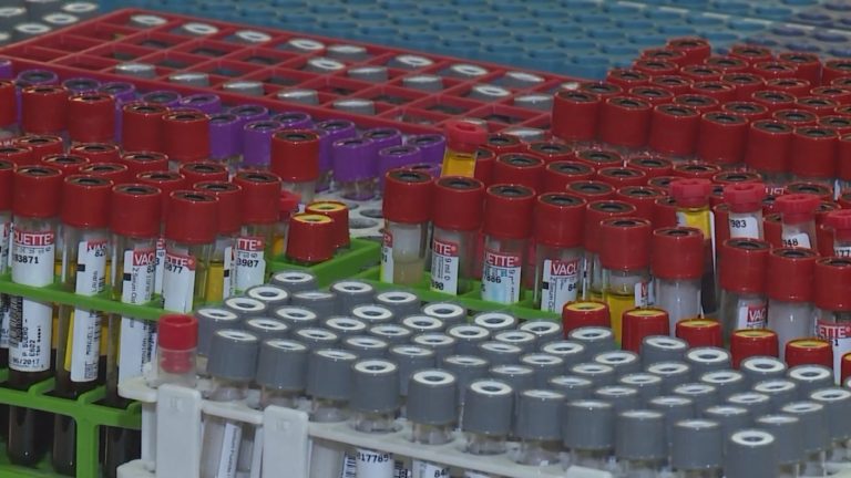 Funcionario chino levantó una teoría conspirativa de cómo surgió el coronavirus en Wuhan