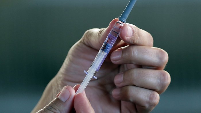 Suspenderían vacunación a público: No llegarían suficientes dosis a Cesfam de Pedro Aguirre Cerda