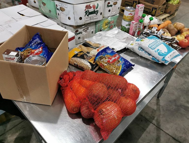 Proveedores de Junaeb denuncian robo de alimentos de las canastas para niños vulnerables