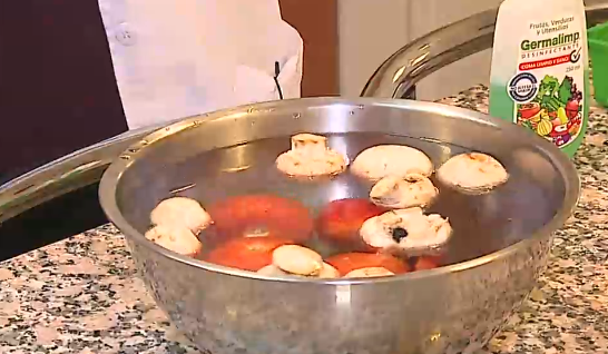 ¿Nos podemos contagiar el COVID-19 con la comida? Qué hacer y qué no al manipular alimentos