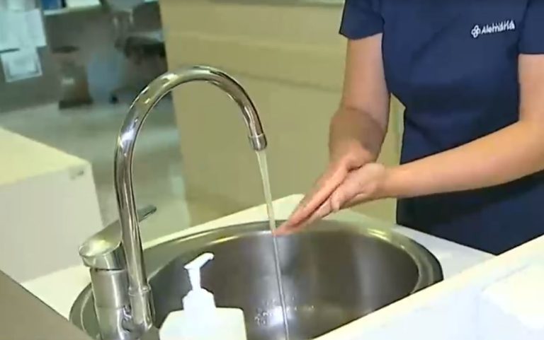 Comezón, sequedad e hinchazón: Cómo cuidar la piel del constante lavado de manos y el alcohol gel