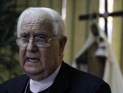 Monseñor Alejandro Goic fue intervenido tras sufrir infarto cardíaco