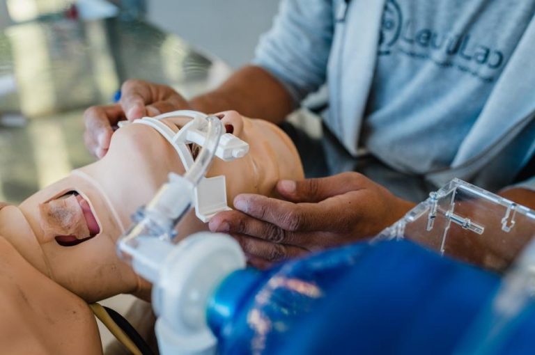 Laboratorio de la UACh elabora innovador prototipo de ventilador mecánico por crisis del coronavirus