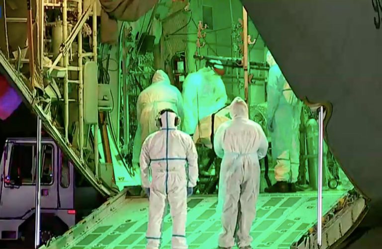 Avión de la FACh trasladó a paciente contagiado con COVID-19 desde Temuco a Santiago