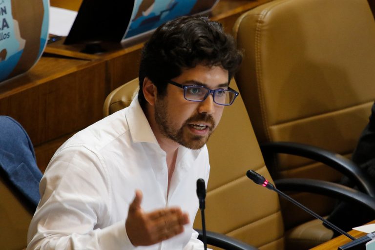 Santana (PS) tilda de 