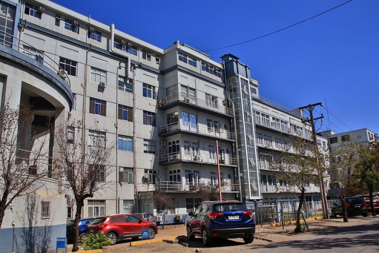 Médicos chinos trabajan con especialistas de la U. de Chile en estrategias de combate contra el COVID-19