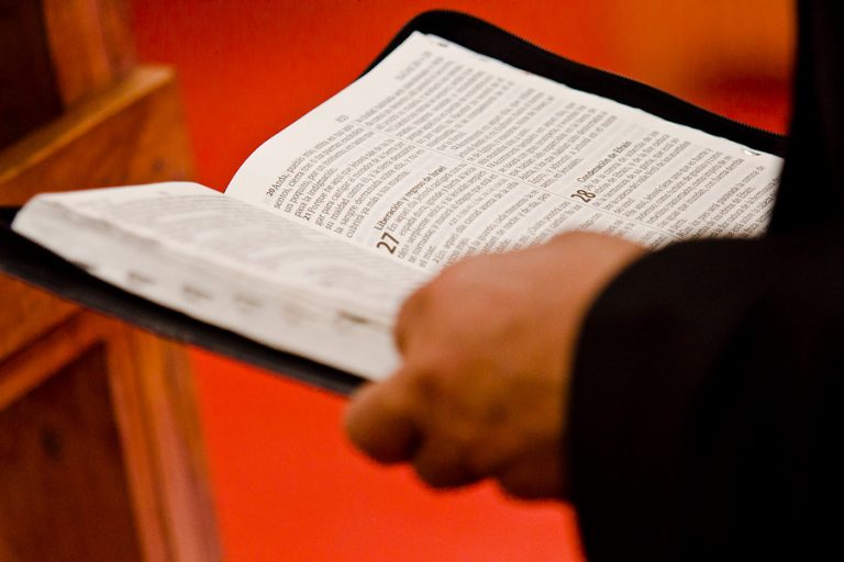 Minsal acusa que pastor evangélico realizó ceremonia sabiendo que estaba contagiado de COVID-19