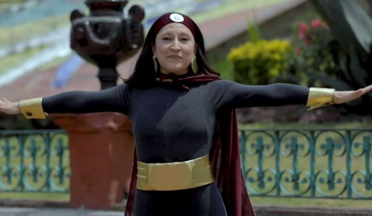 La Avenger de la salud pública: Susana Distancia, la heroína de México contra el coronavirus