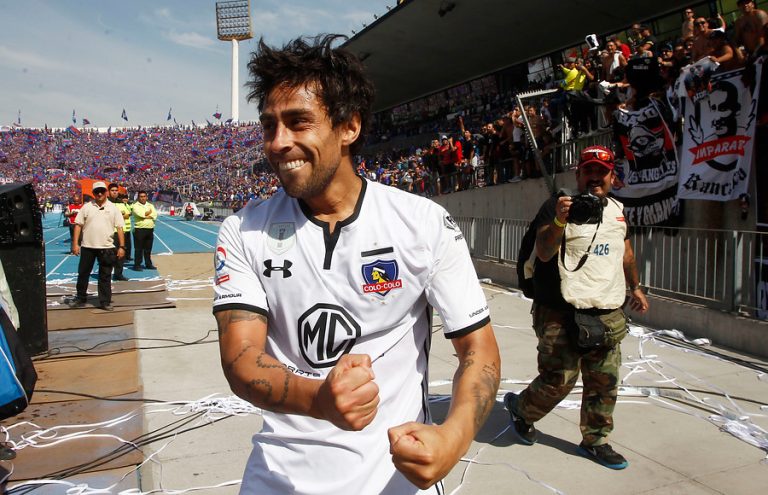 La magistral jugada de Valdivia contra Uruguay que la Conmebol usó para llamar a la distancia social