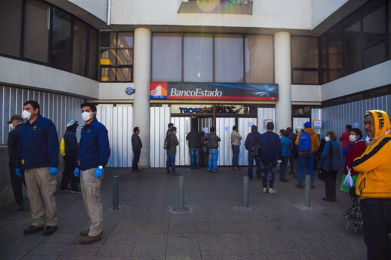 Investigación advierte que levantar las medidas de cuarentena muy pronto podría causar una segunda oleada de COVID-19