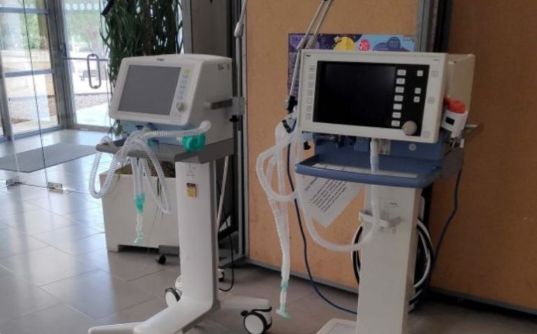 Redes Asistenciales descarta déficit de ventiladores mecánicos en regiones: 