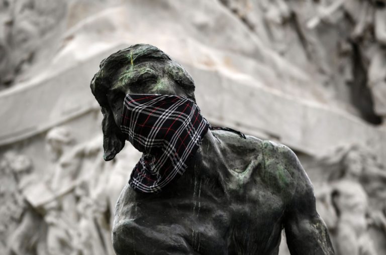 Buenos Aires decreta el uso obligatorio de mascarillas y prohíbe comercializar las N95