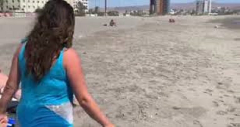 Directora regional de Sernatur en Arica fue sorprendida en la playa: Anuncian procedimiento disciplinario