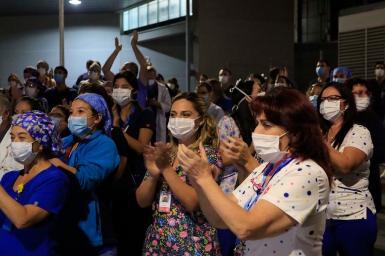 Senadores aprueban de forma unánime proyecto de acuerdo para pedir un bono dirigido a los trabajadores de la salud