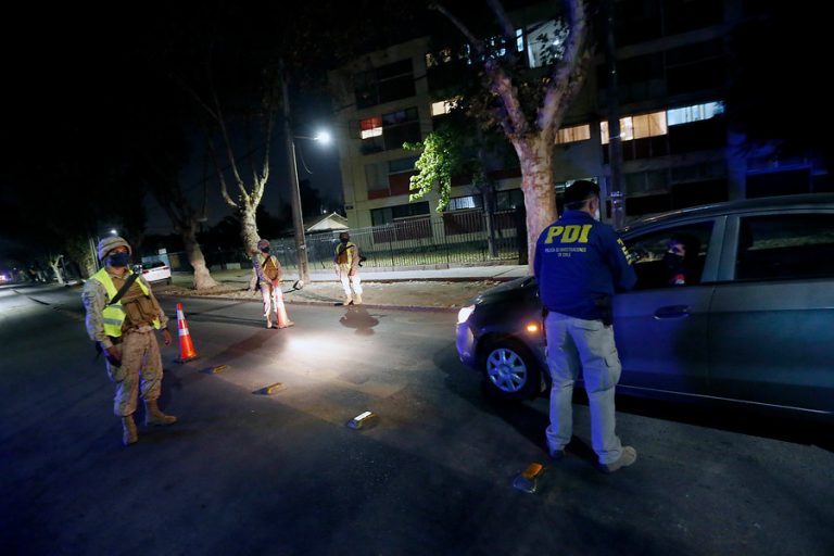 Comenzó la cuarentena en 3 comunas y gobierno extiende el uso obligatorio de mascarillas