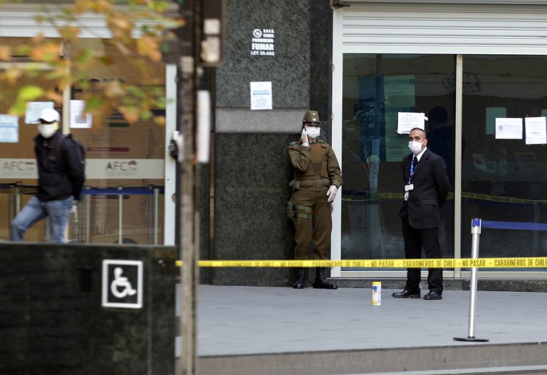 Alcalde de Renca contradice la versión de Carabineros tras detener a hombre que figuraba en el registro de COVID-19