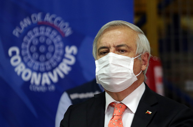 Mañalich descarta entregar datos de contagiados a alcaldes: 