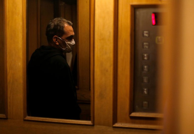 Comenzó el uso obligatorio de mascarillas y Piñera instruyó que funcionarios públicos retomen trabajo presencial