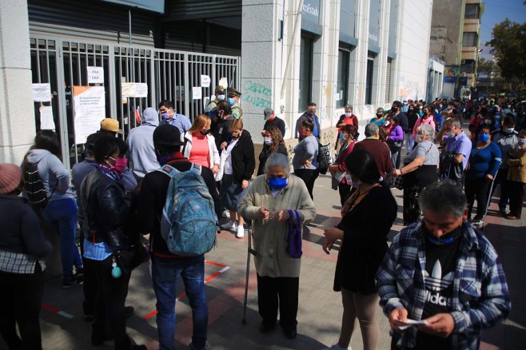 Supermercado en Maipú fue evacuado por el ingreso de una persona en situación de calle con COVID-19