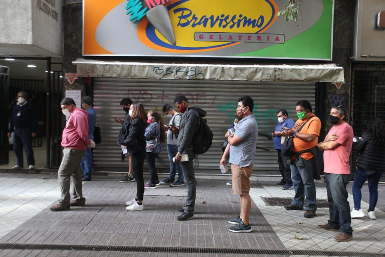 Gobierno explica estrategia de “nueva normalidad” en medio de polémica por retorno presencial de funcionarios públicos