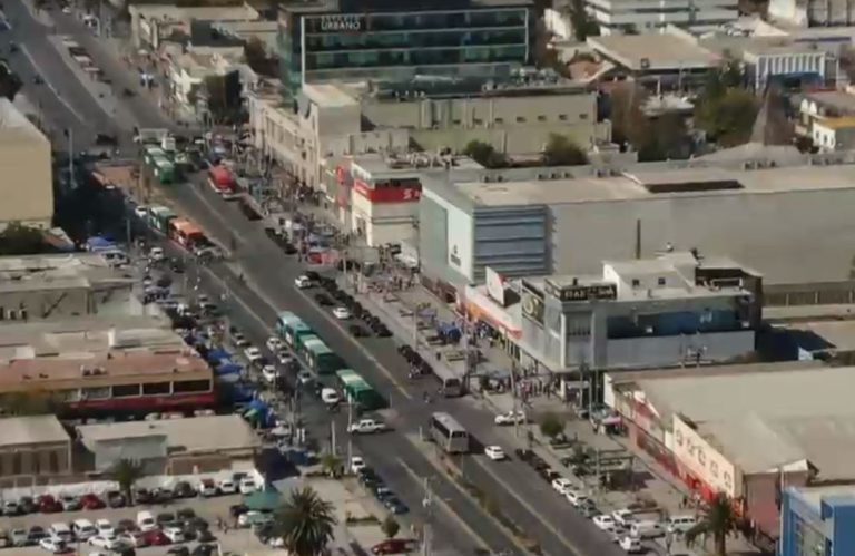 Filas, comercio y transporte normal: El COVID-19 crece en Maipú, pero no hay cuarentena