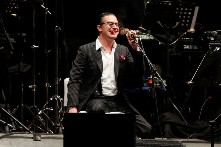 ¿Qué escucha Mike Patton en cuarentena? Estos son los discos y películas que recomienda