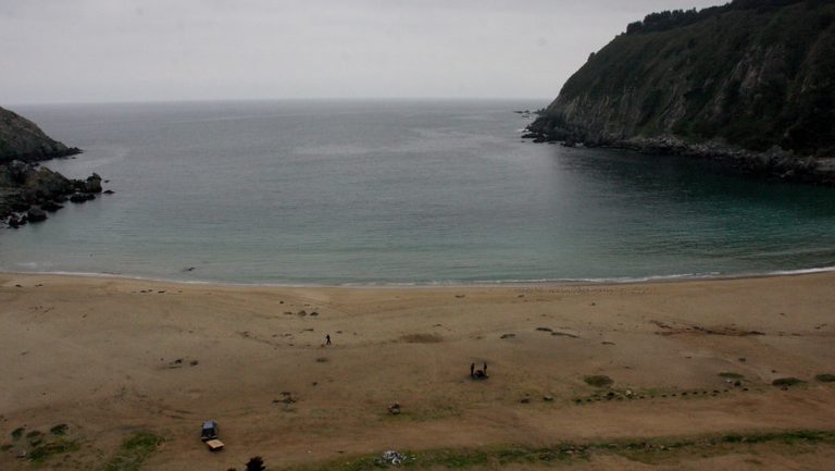 Continúa búsqueda de hombre que cayó al mar el viernes en Valparaíso