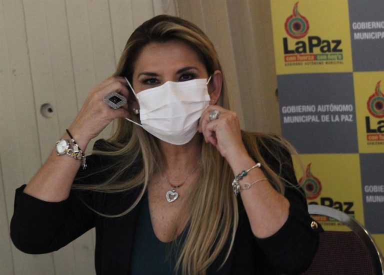 Presidenta interina de Bolivia convocó a los ciudadanos a jornada de 