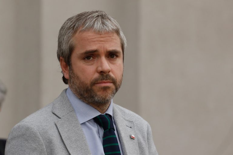 Blumel y polémica por fecha del plebiscito: “Hay un itinerario constitucional que está vigente