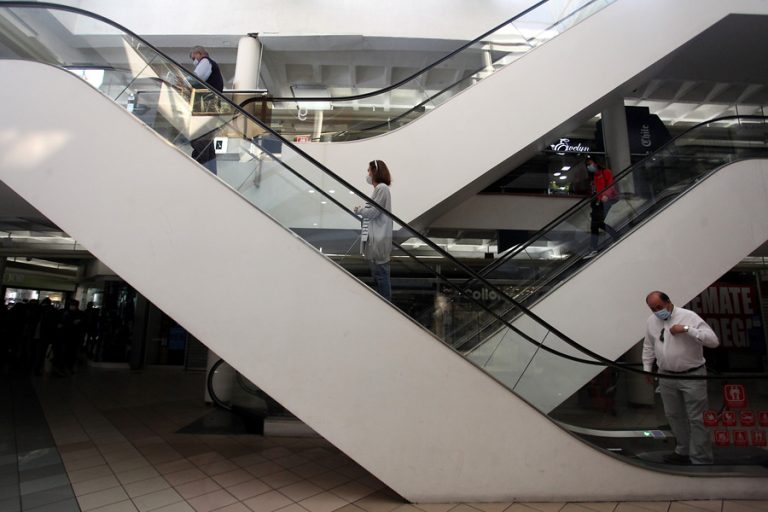 Uso de tecnología y clientes incógnitos: Así es el día de prueba del Mall Apumanque en Las Condes