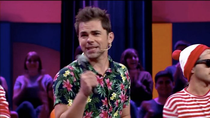 ¿Es Vicho? Pipo Gormaz bailó canción de rock como su personaje en Gemelas