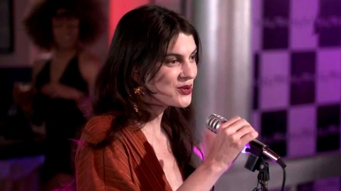 ¡La Rubia Wannabe! Canta junto a Dominga el éxito musical de Gemelas