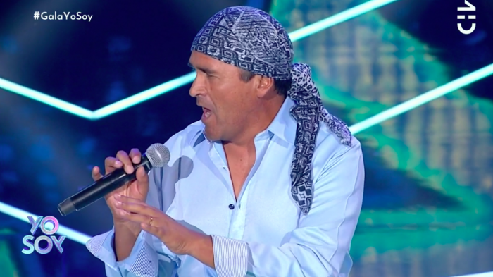 Imitador de Leonardo Favio dijo estar resfriado tras su criticada presentación