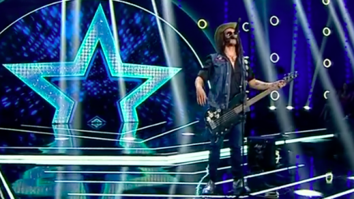 Imitador de Lemmy Kilmister volvió a rockear y encender el escenario con su presentación