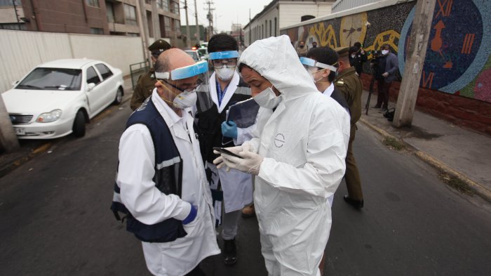 Tensión en cité de Estación Central afectado por brote de Covid-19: Vecinos reclaman que no respetan medidas de prevención